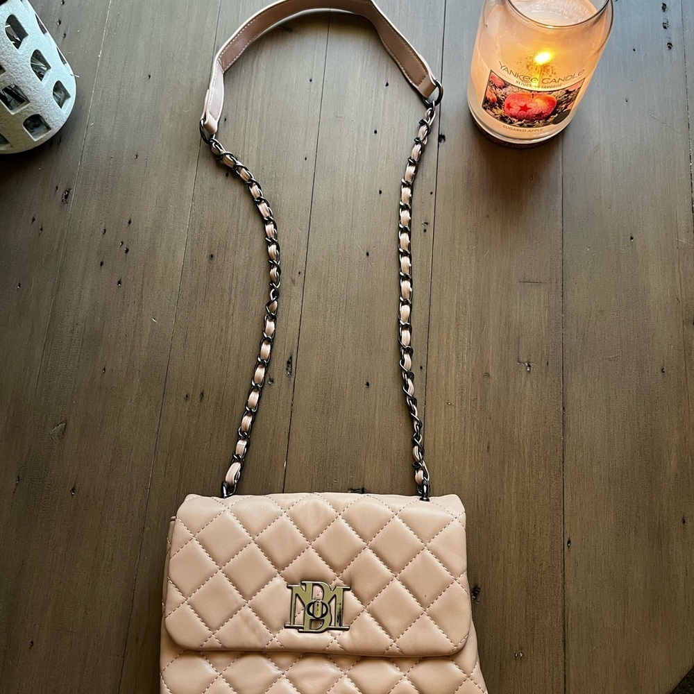 Badgley Mischka Elegant Quilted Cream Shoulder Bag​​​ - Picture 5 of 7